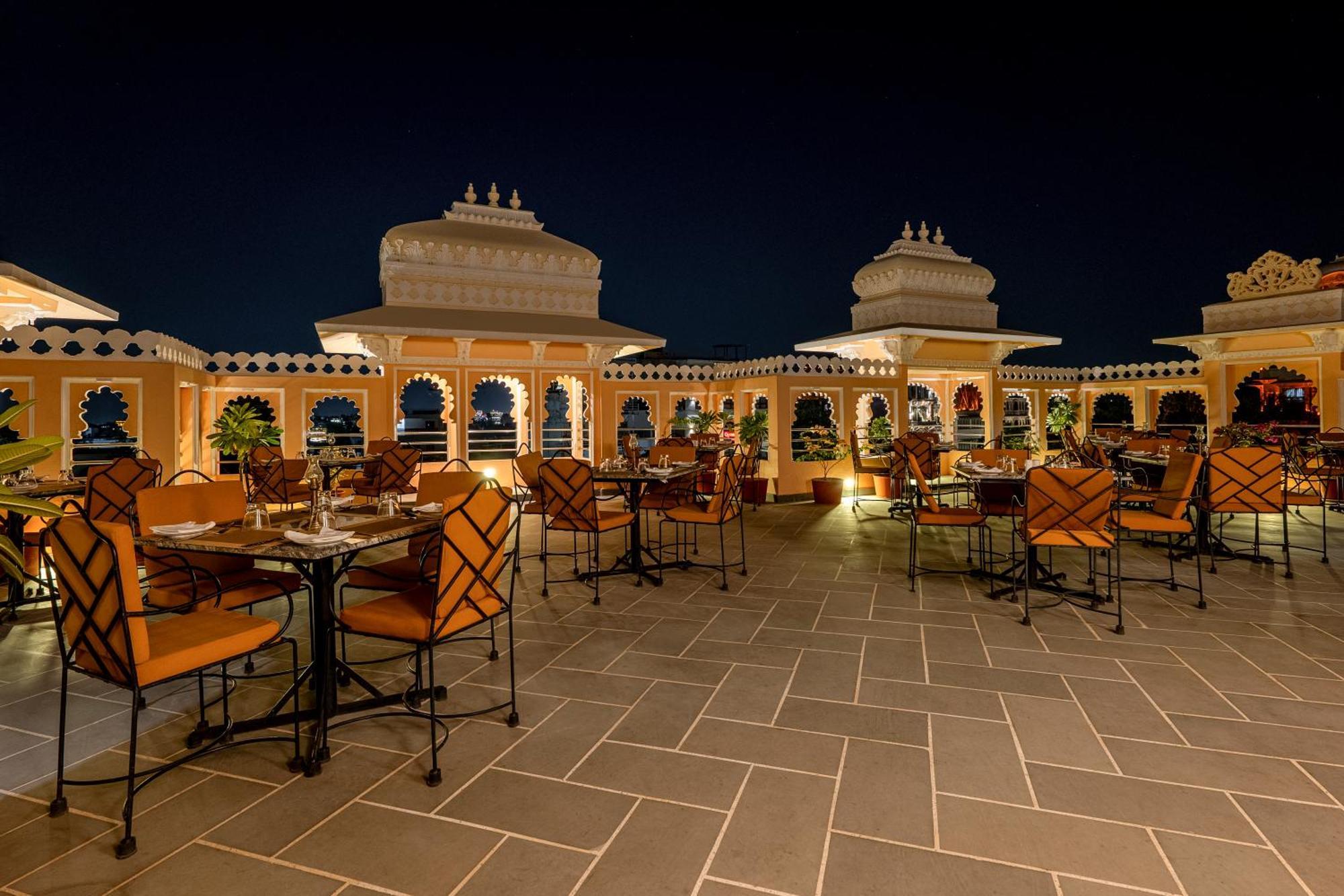 Sterling Jaisinghgarh Udaipur Hotel Eksteriør billede